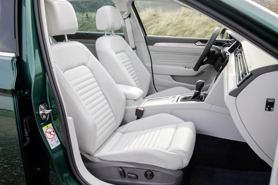 Интерьер Volkswagen Passat Alltrack (B8) 2019 года  (WW) (фото 59 из 67)